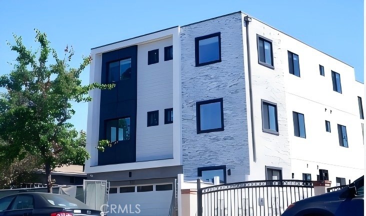 3020 S Normandie Street Property Photo 1
