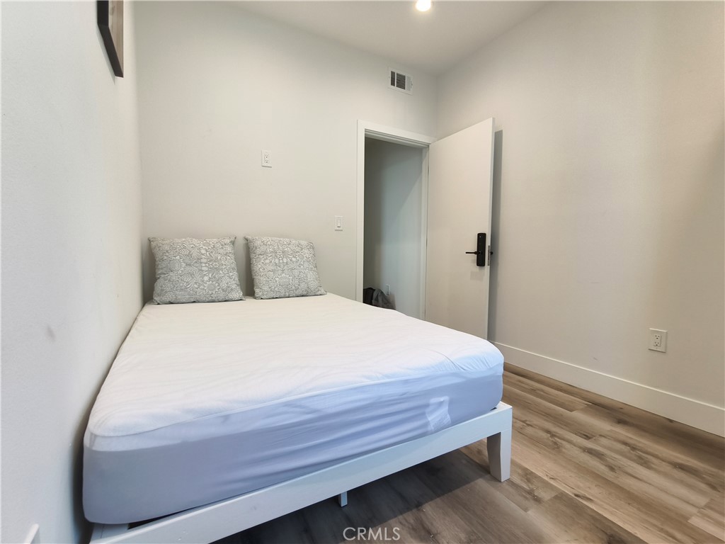 3020 S Normandie Street Property Photo 4