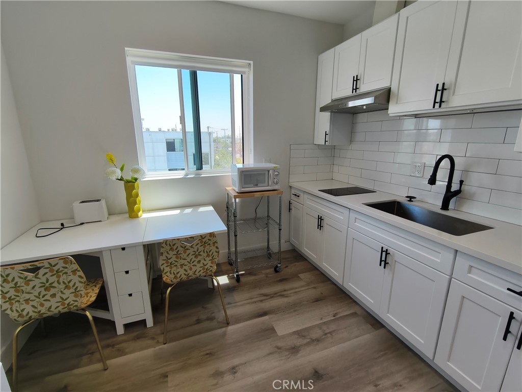 3020 S Normandie Street Property Photo 15