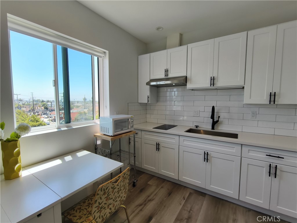 3020 S Normandie Street Property Photo 17