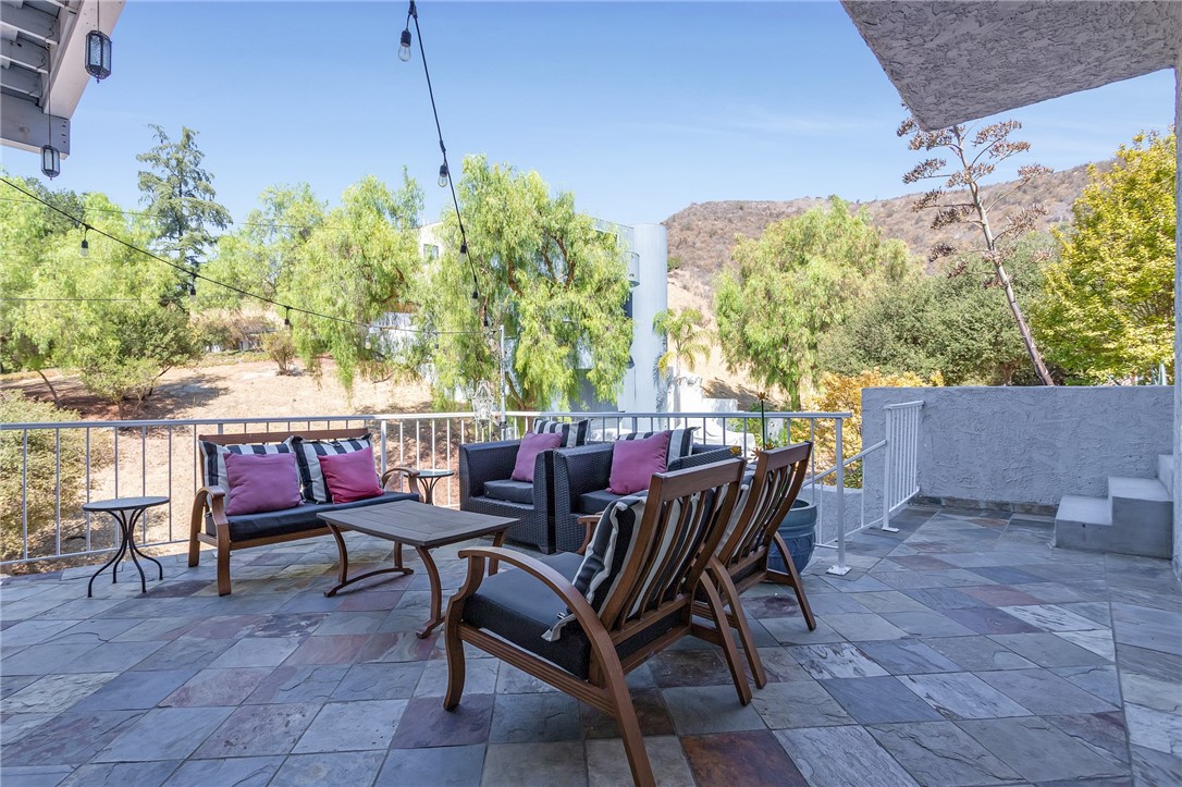 20906 Almazan Road Property Photo 4