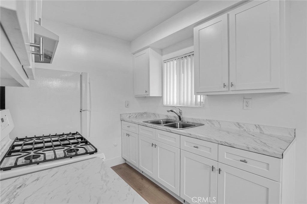 4932 Lennox Property Photo 9
