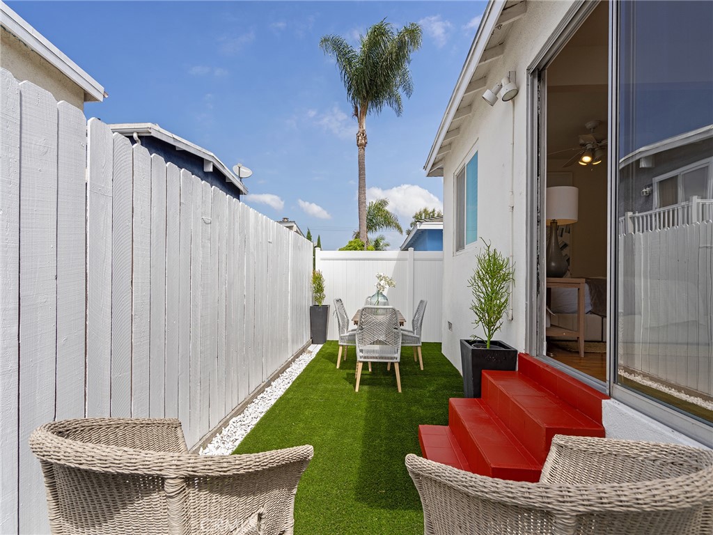 1631 Carver Street Property Photo 5