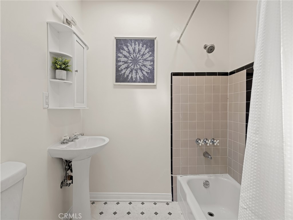 1631 Carver Street Property Photo 24