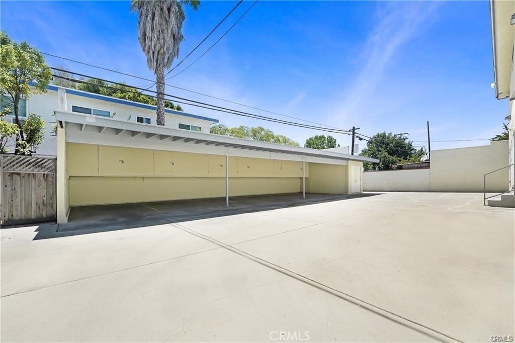 12044 W Washington Property Photo 6