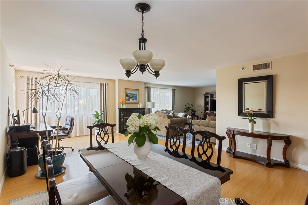726 Elm Avenue 404 Property Photo 10