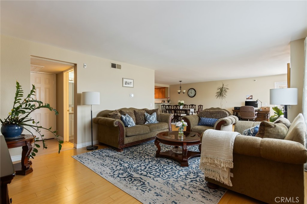 726 Elm Avenue 404 Property Photo 13