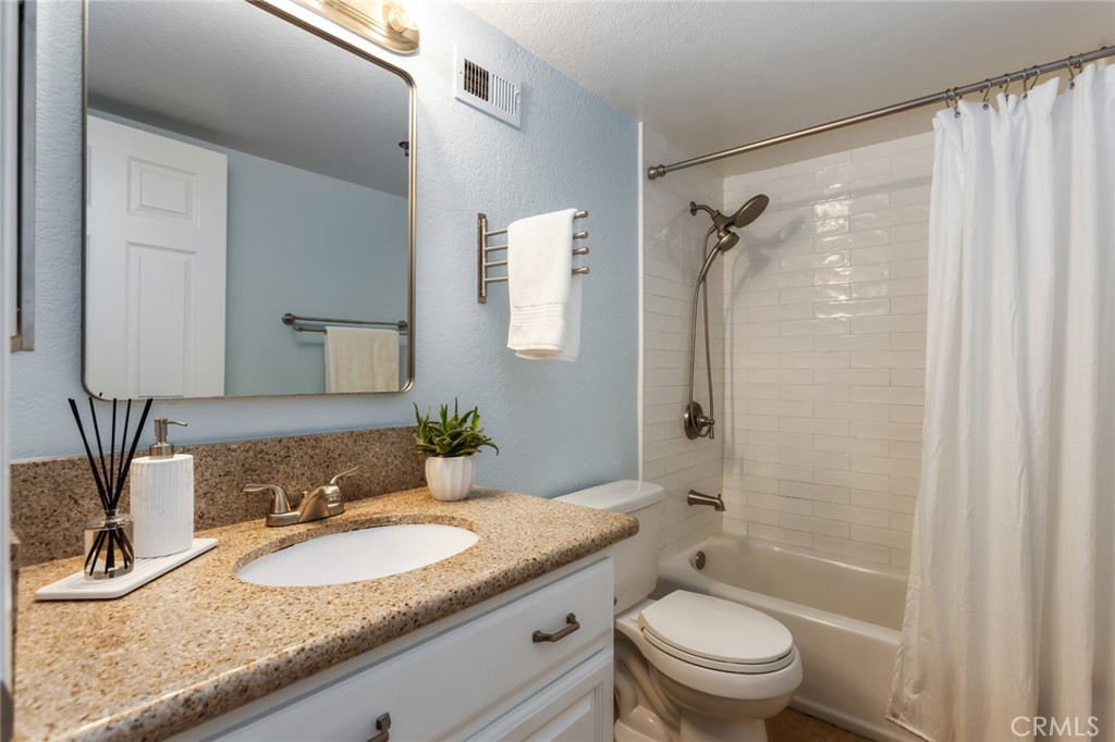 726 Elm Avenue 404 Property Photo 15