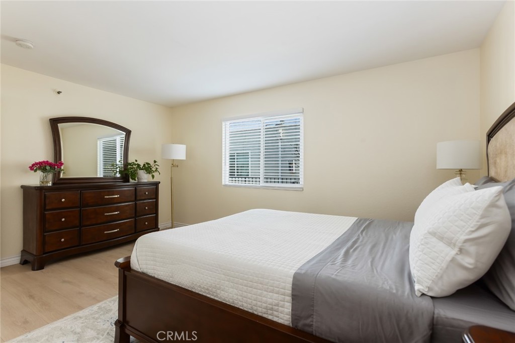 726 Elm Avenue 404 Property Photo 18