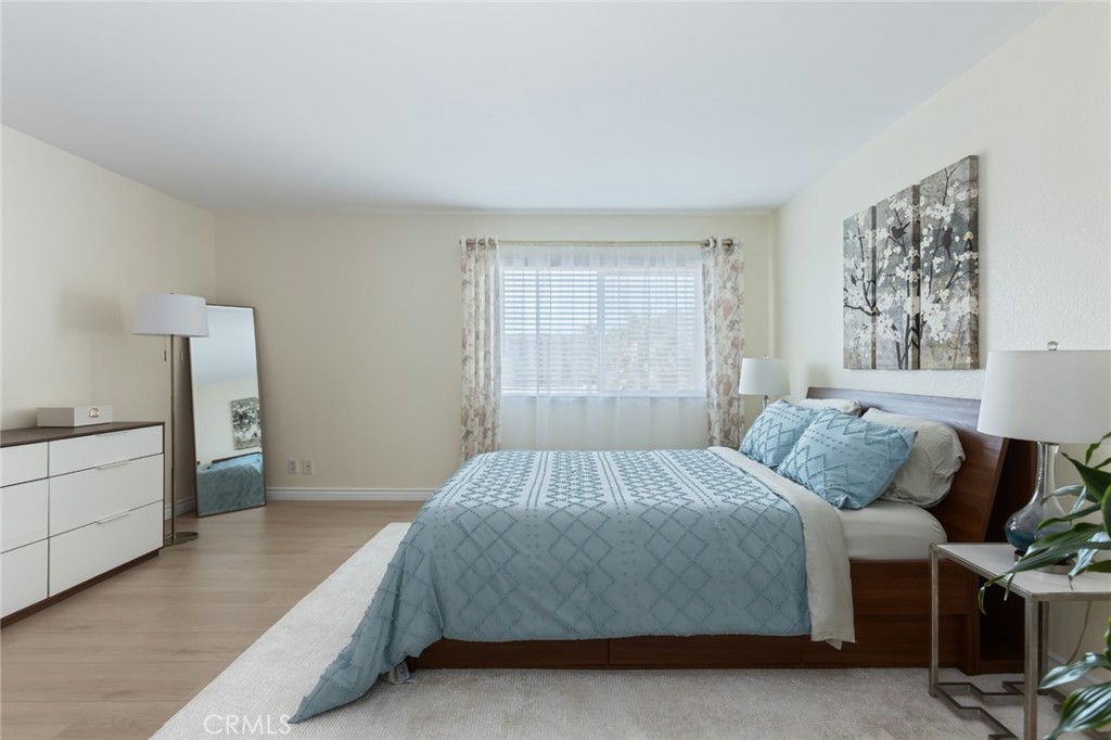 726 Elm Avenue 404 Property Photo 25