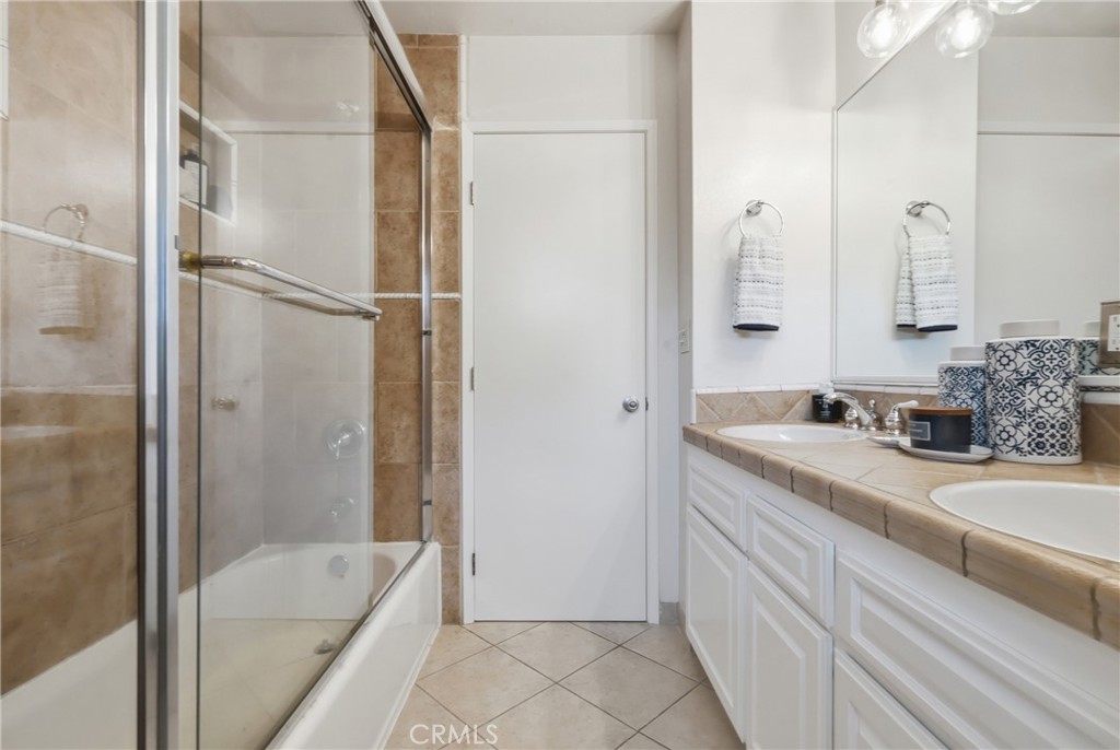 2704 Nelson Avenue C Property Photo 21