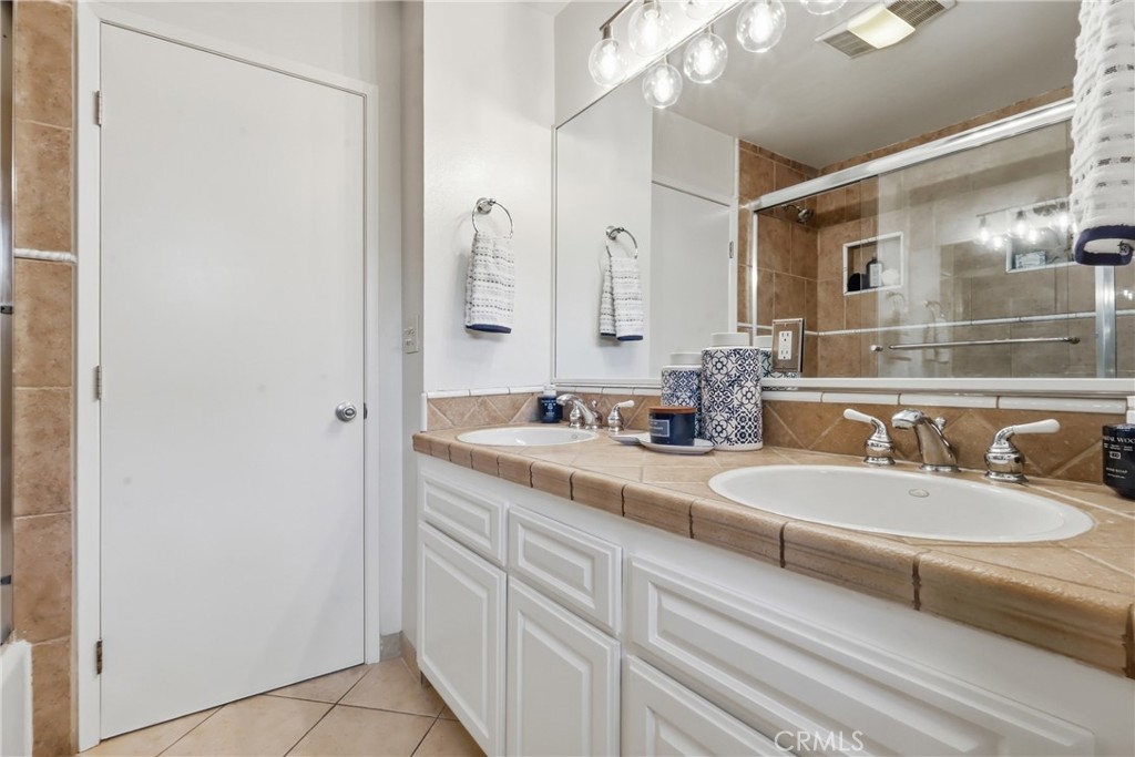 2704 Nelson Avenue C Property Photo 22
