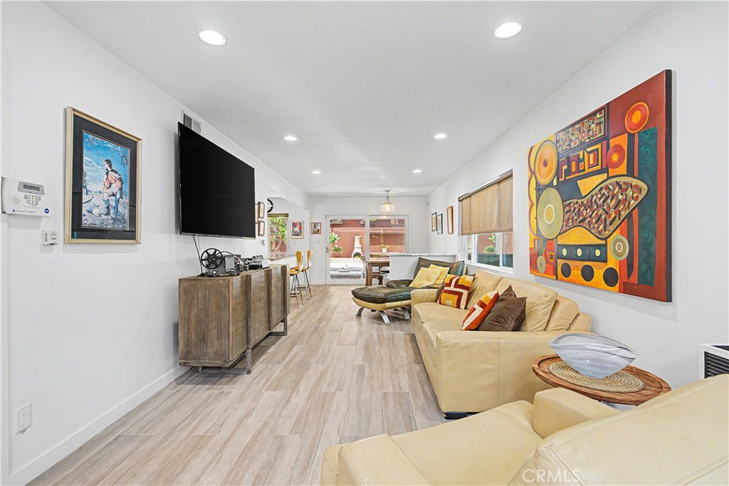 1725 Axenty Property Photo 3