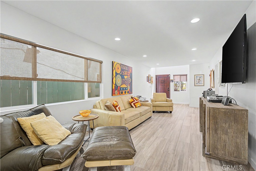 1725 Axenty Property Photo 4