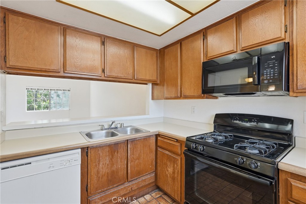 628 Daisy Avenue 419 Property Photo 4