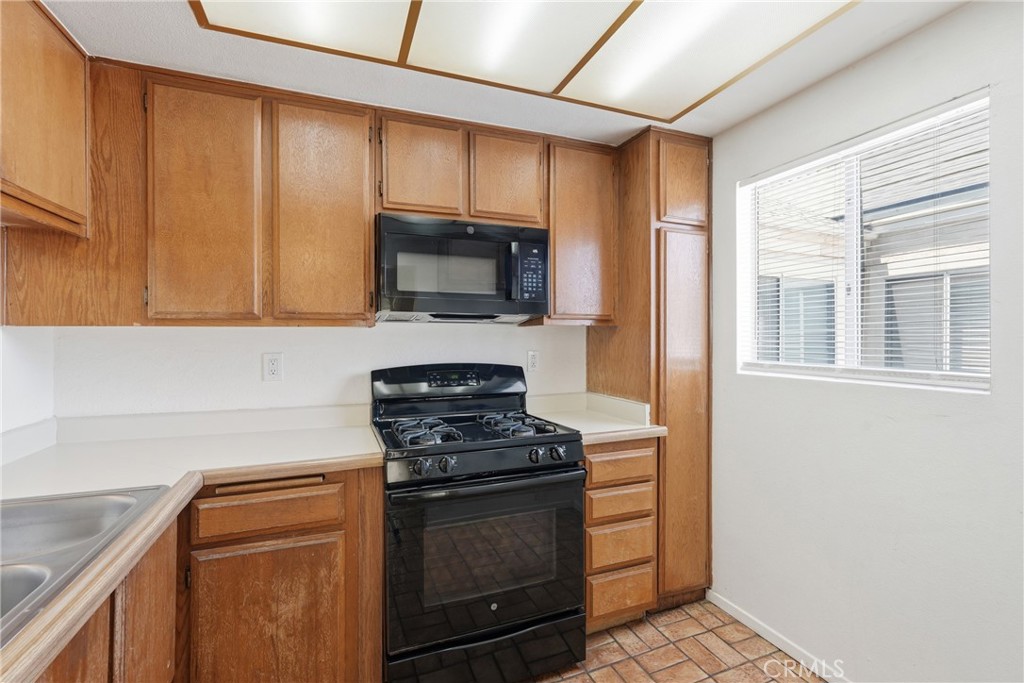 628 Daisy Avenue 419 Property Photo 6