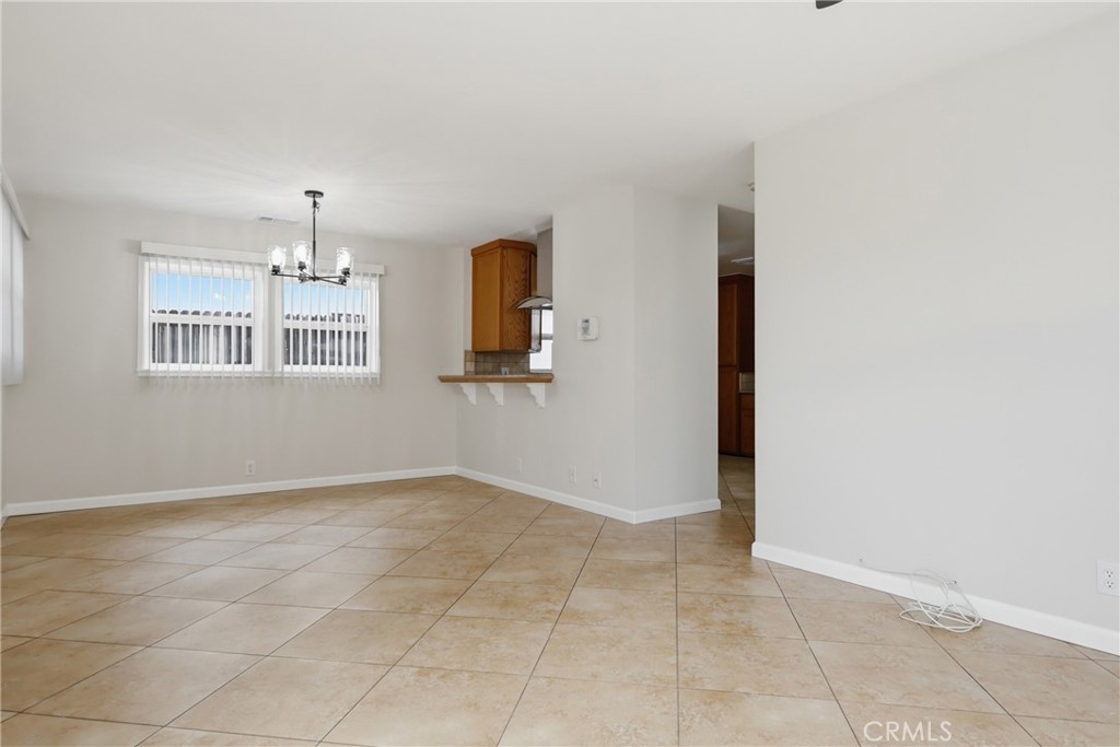 662 W 31st Property Photo 3