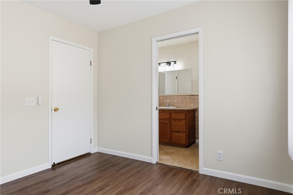 662 W 31st Property Photo 14