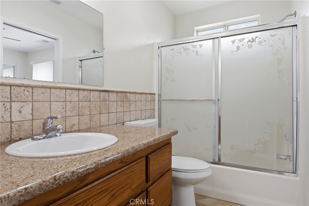 662 W 31st Property Photo 15