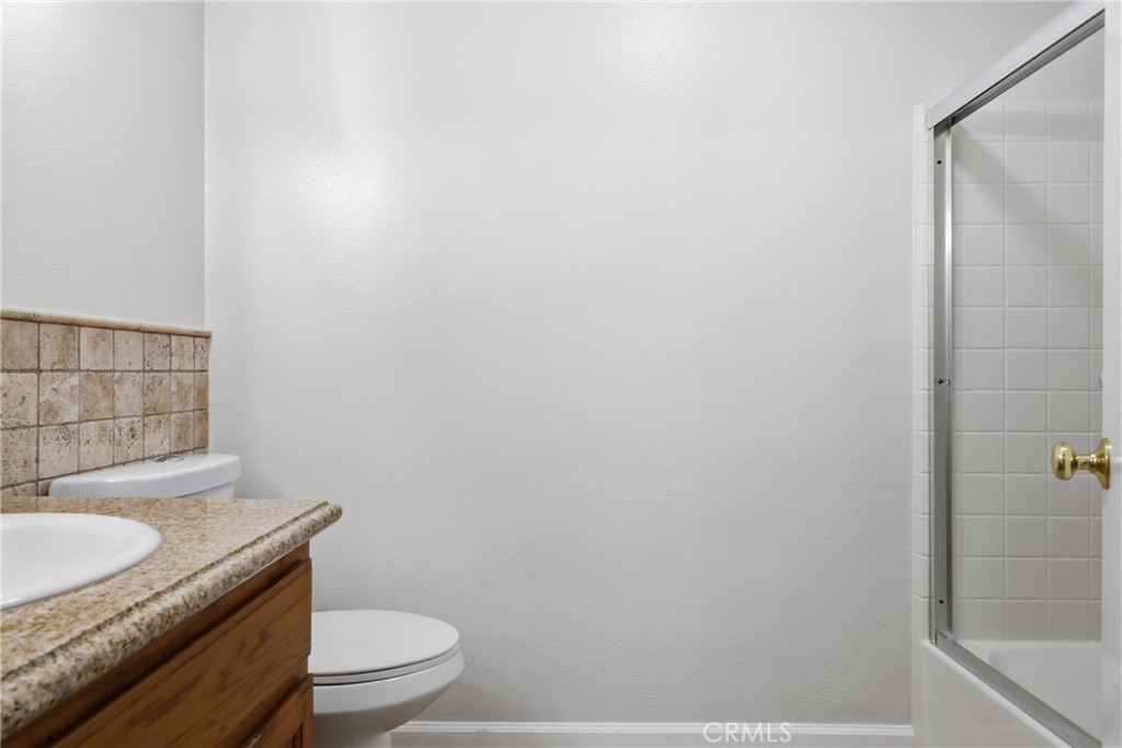 662 W 31st Property Photo 19