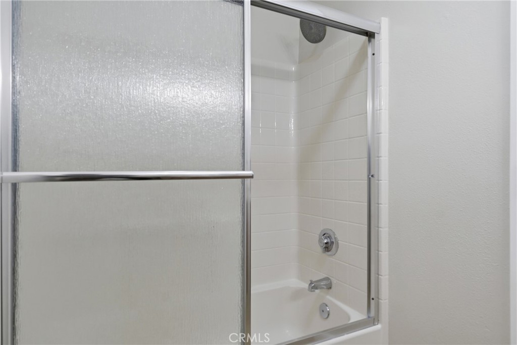 662 W 31st Property Photo 21