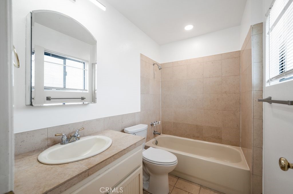 3910 W 182nd Street 6 Property Photo 23