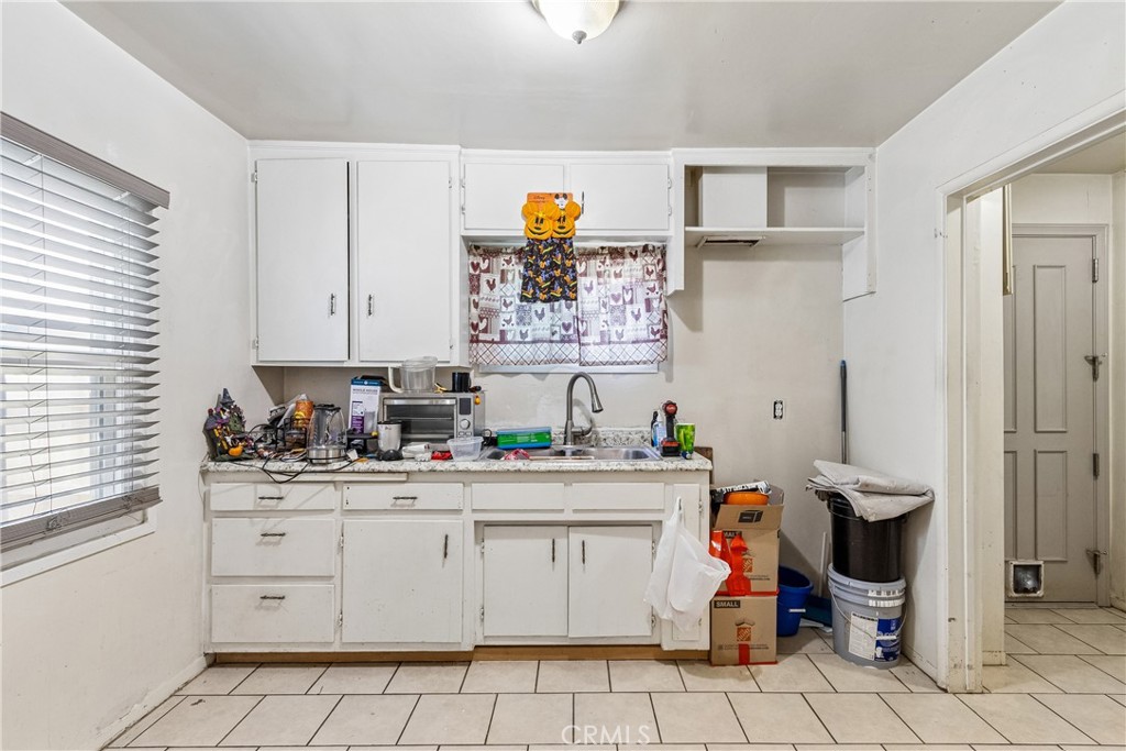 626 S Inglewood Avenue Property Photo 8