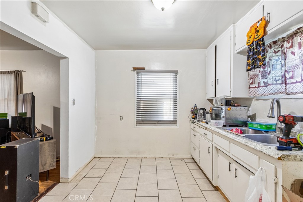 626 S Inglewood Avenue Property Photo 9