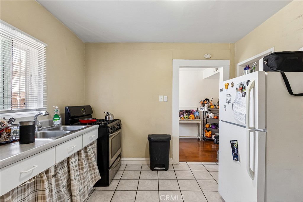 626 S Inglewood Avenue Property Photo 11