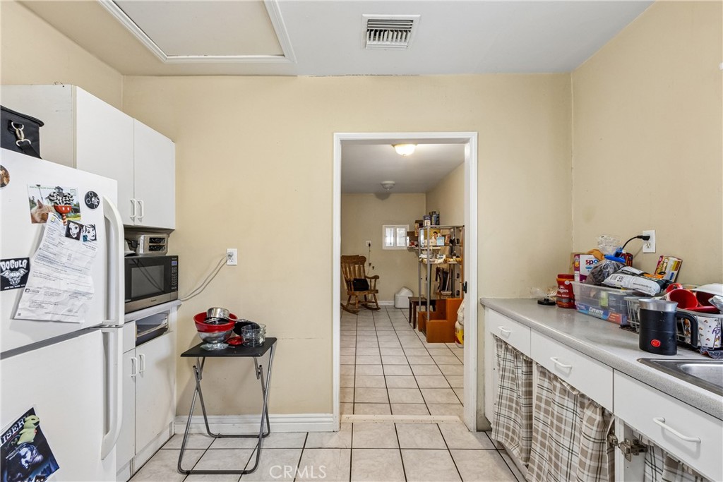 626 S Inglewood Avenue Property Photo 14