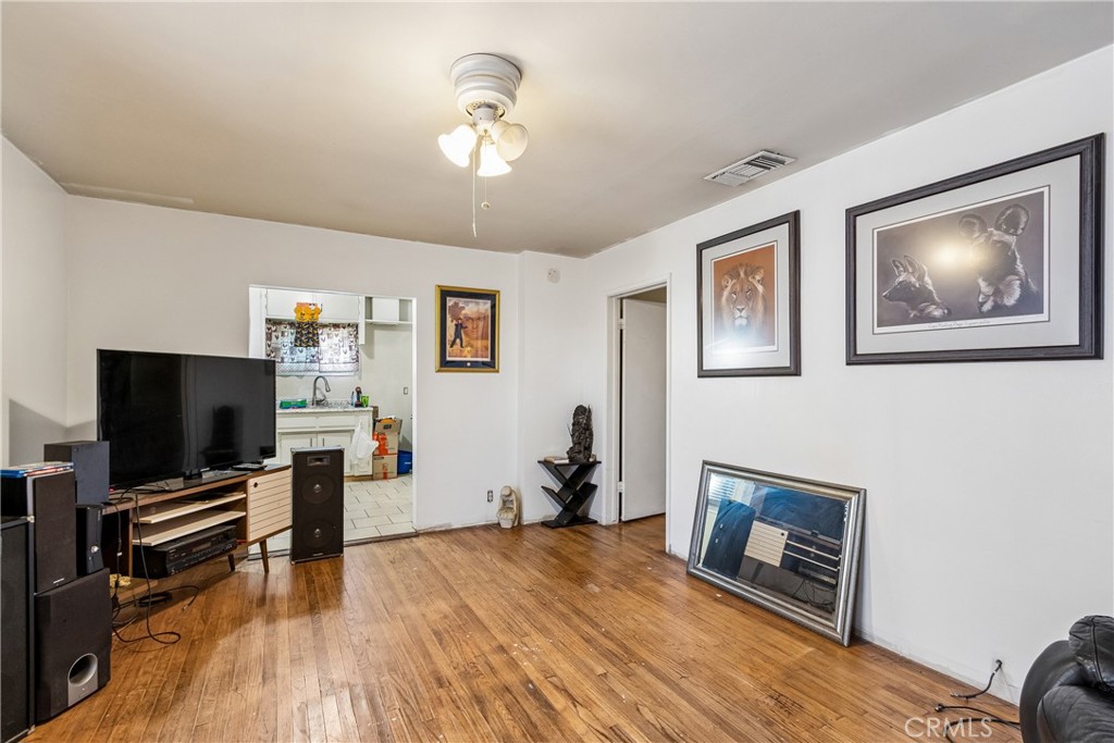 626 S Inglewood Avenue Property Photo 22