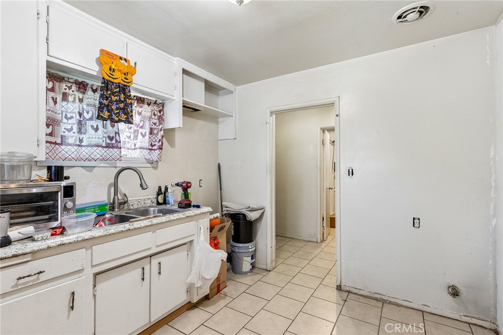 626 S Inglewood Property Photo 10
