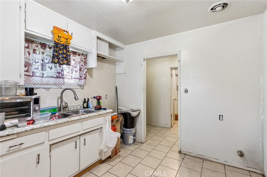 626 S Inglewood Property Photo 13