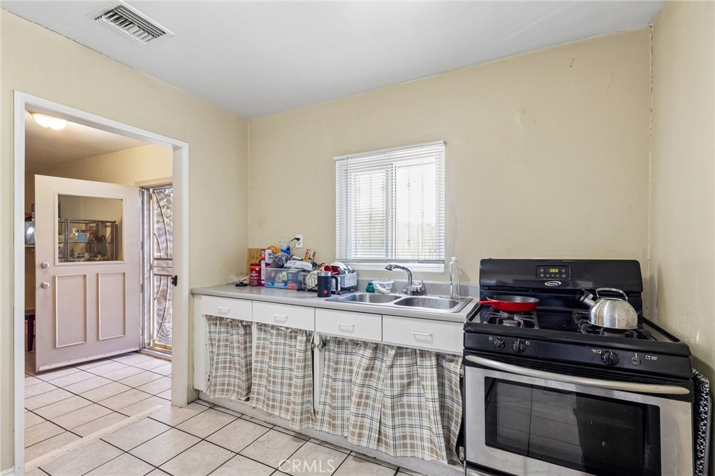 626 S Inglewood Property Photo 13