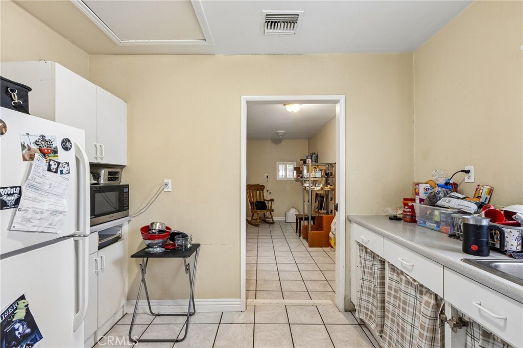 626 S Inglewood Property Photo 17