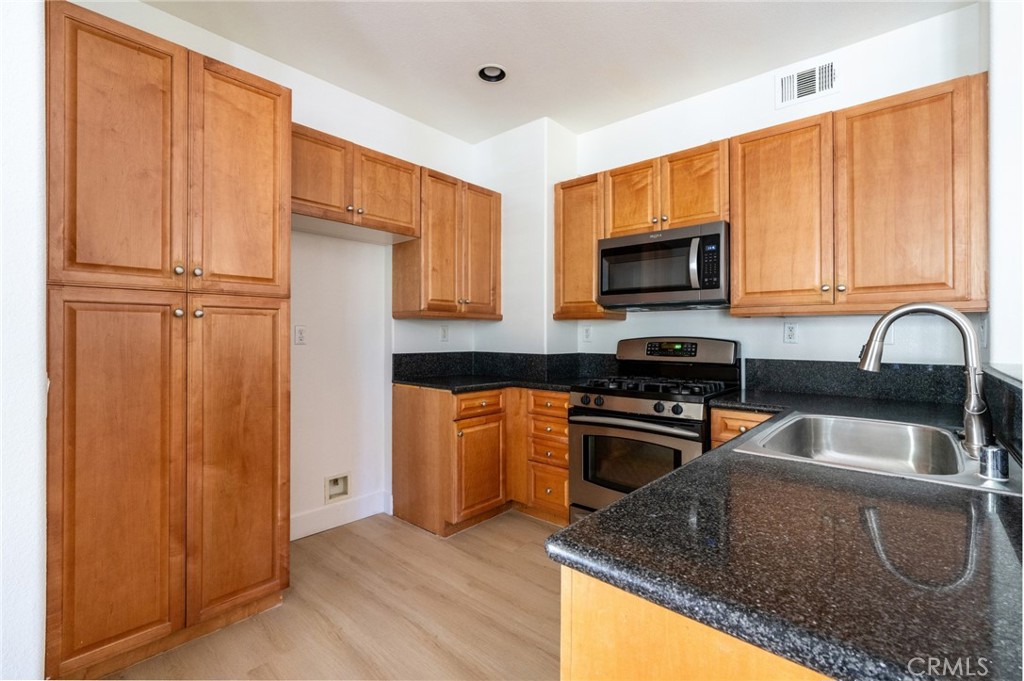 17983 Lost Canyon Rd 117 Property Photo 7