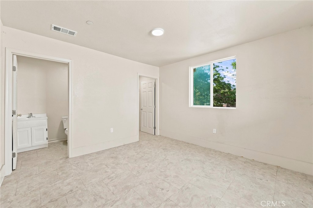 2019 E 105 Street Property Photo 6