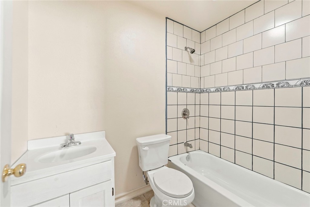 2019 E 105 Street Property Photo 8