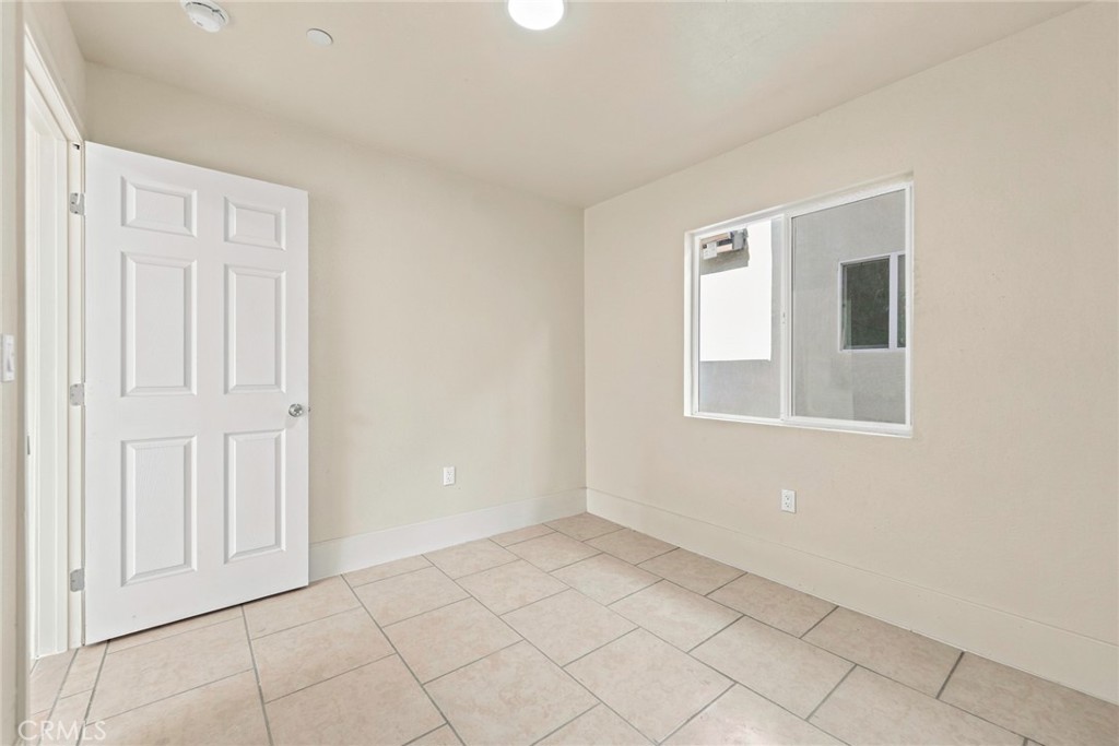 2019 E 105 Street Property Photo 23
