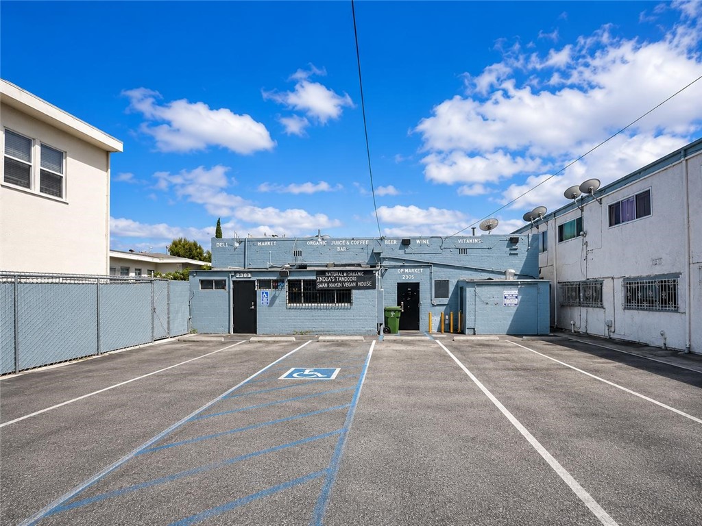 2305 Ocean Park Property Photo 8
