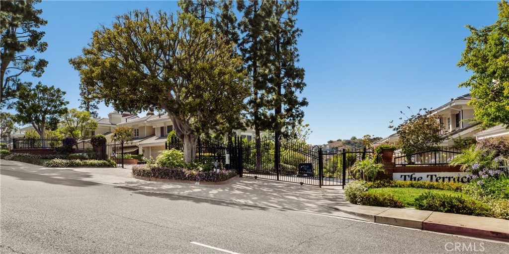 2254 The Terrace Property Photo 35