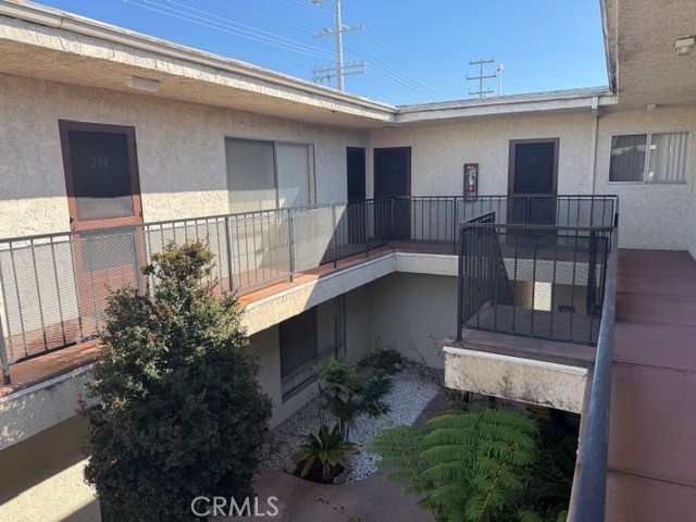 25711 Frampton Property Photo 4