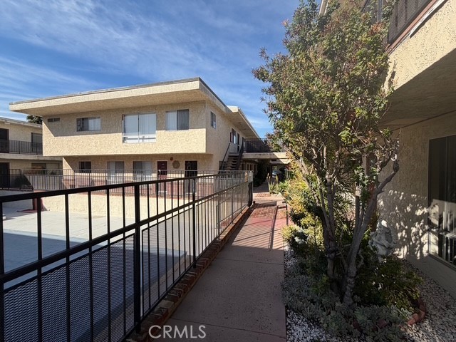 25711 Frampton Property Photo 6