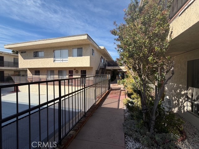 25711 Frampton Property Photo 6