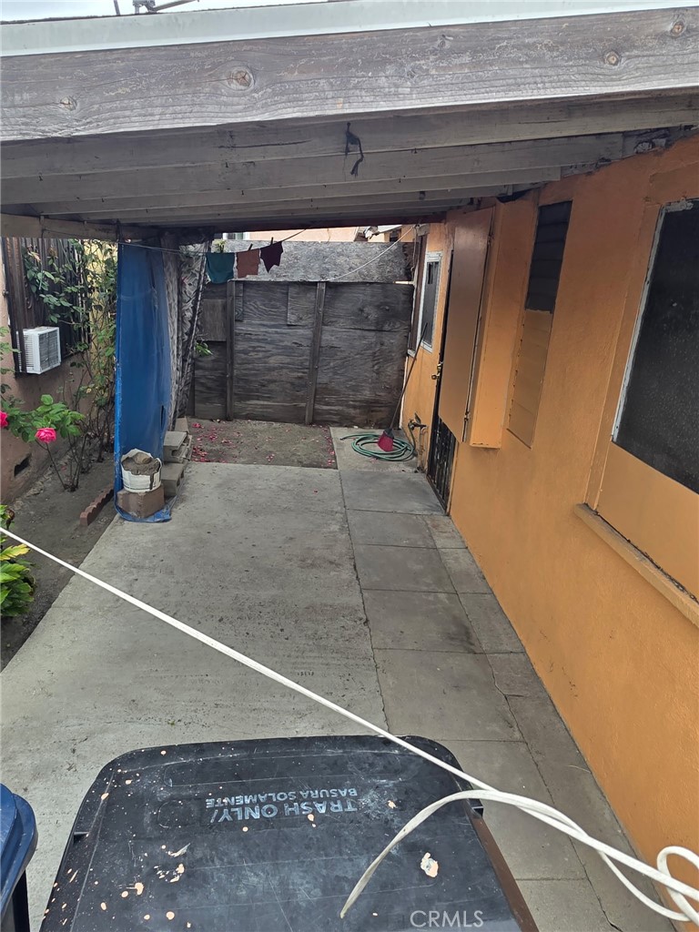 2401 E Hatchway Street Property Photo 2