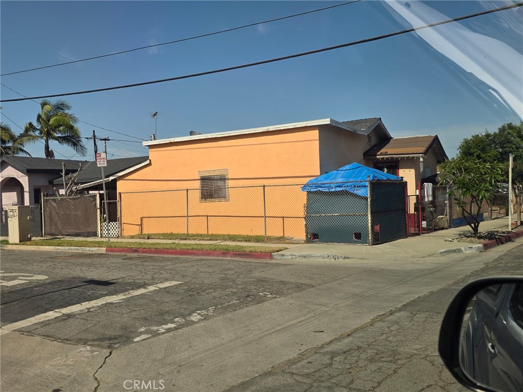 2401 E Hatchway Street Property Photo 3