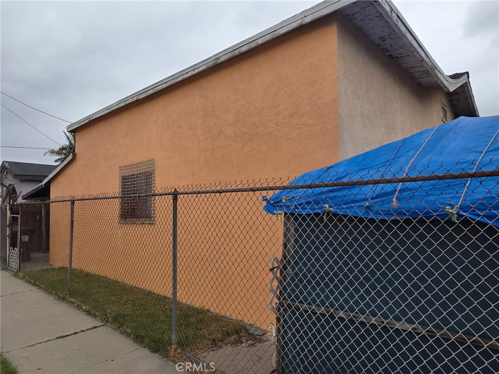 2401 E Hatchway Street Property Photo 4