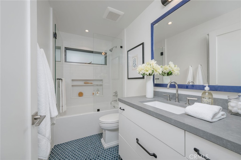 457 26th Street Property Photo 43