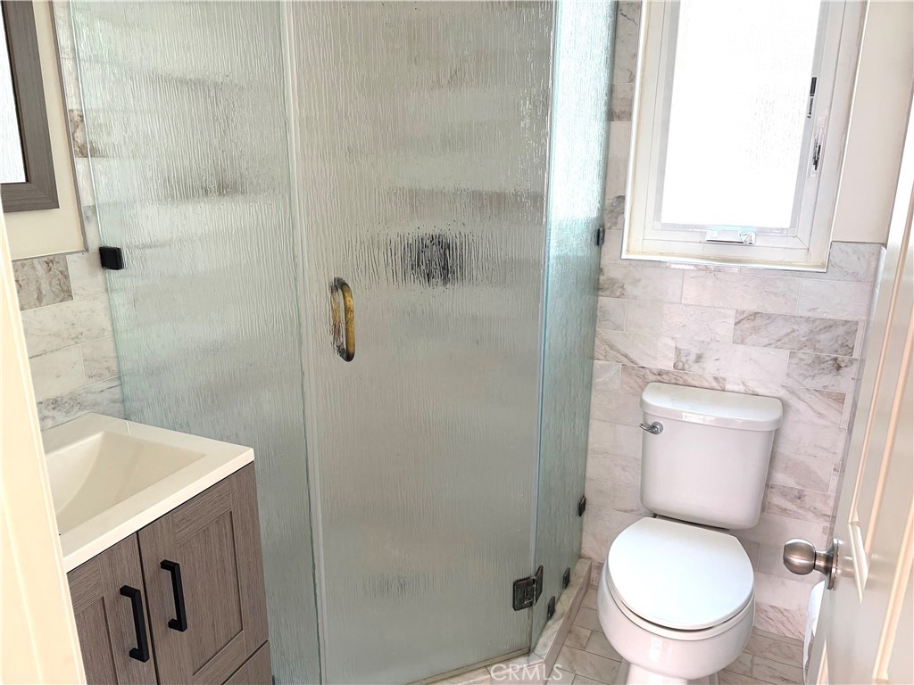 425 S Catalina Avenue 4 Property Photo 6