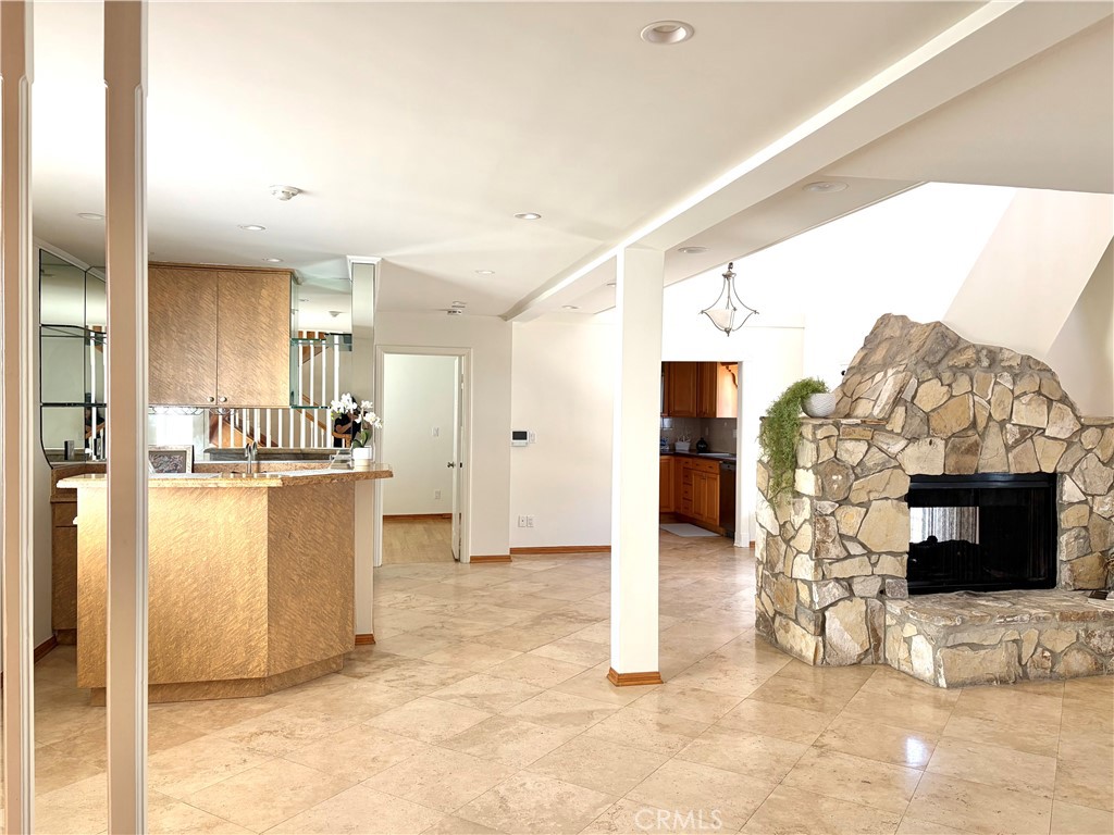425 S Catalina Avenue 4 Property Photo 10